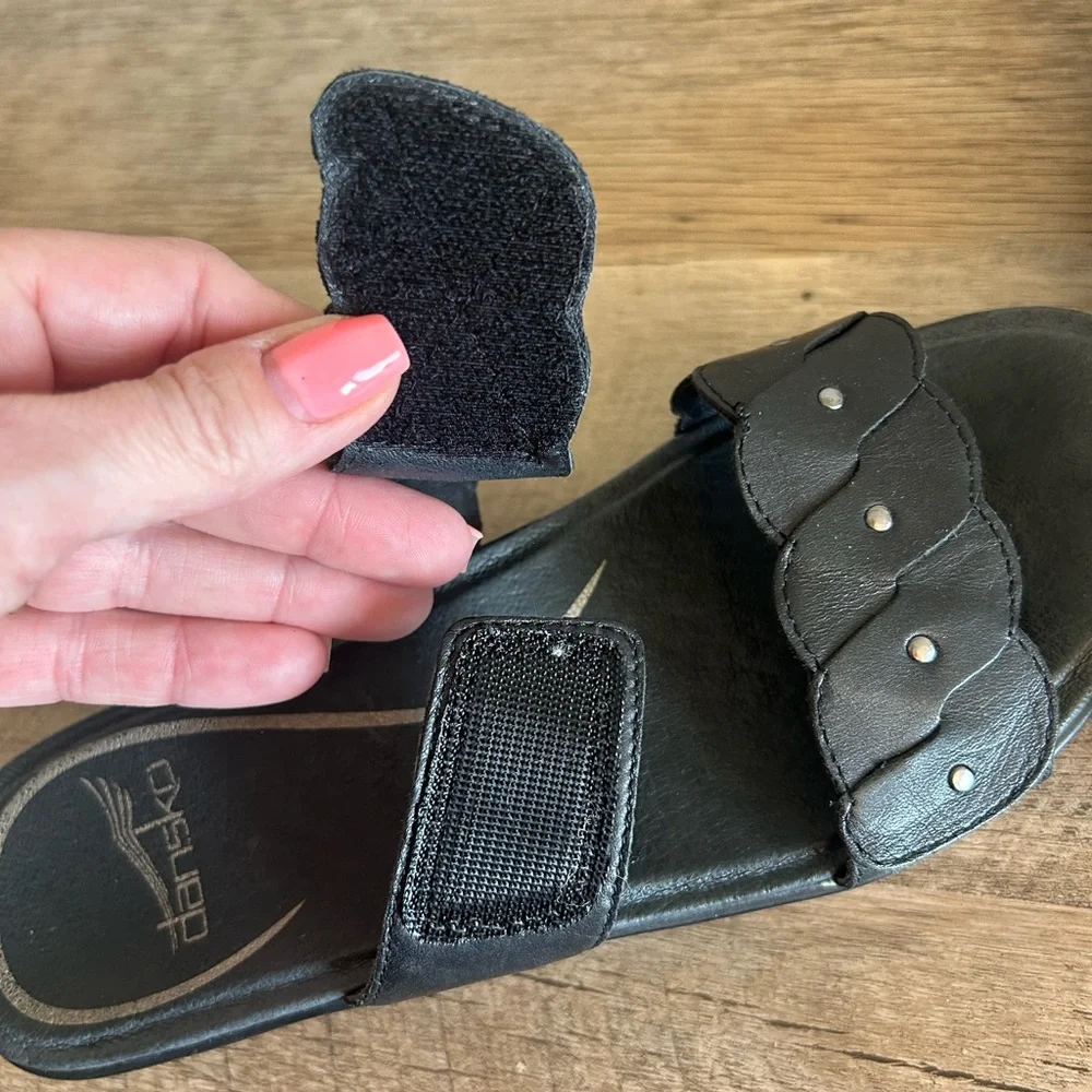 Dansko Sandals Womens 36 Dee Slide Black Leather Studded‎ Wedge Heels Classic